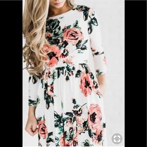 MAKE OFFERS! New white floral maxi dress